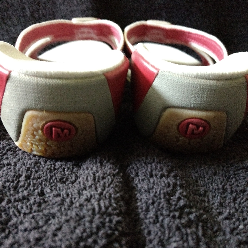 *Merrell Red Sandals* - Picture 9 of 10